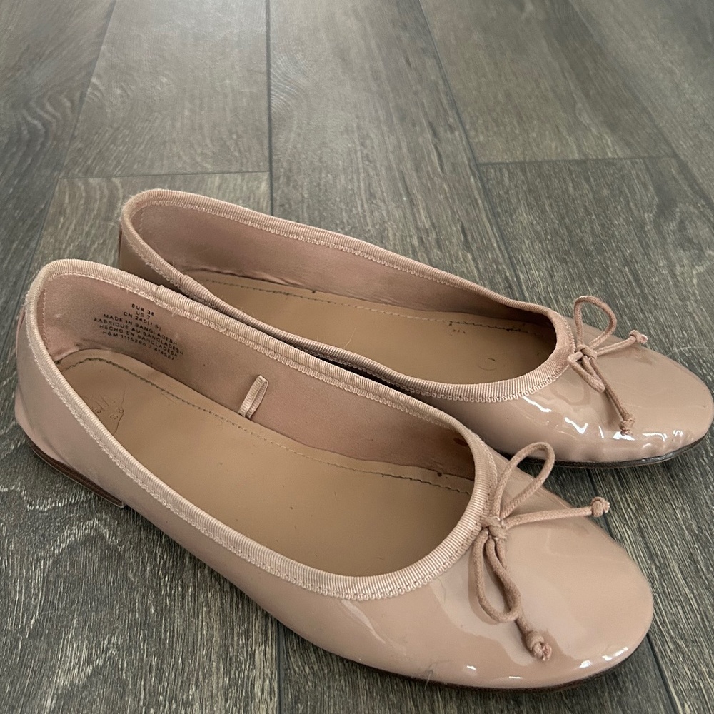 H&M Women’s nude ballet flats